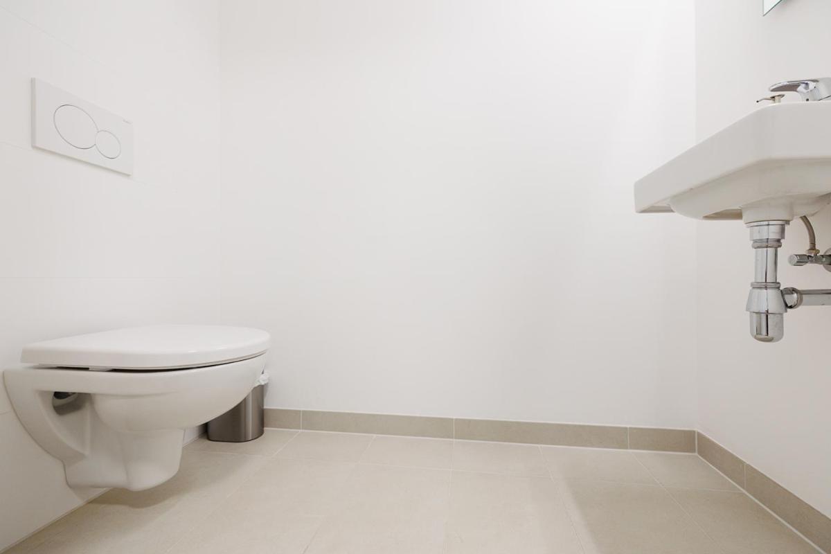 Lovely Apartment In Marina Tower - 10Min To City Center Wina Bagian luar foto